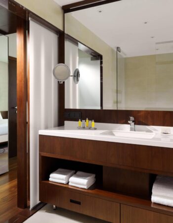 imgi_111_mhpmc-bathroom-0031-hor-clsc-scaled.jpg