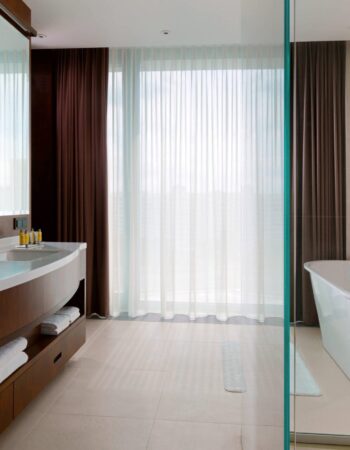imgi_112_mhpmc-bathroom-0032-hor-clsc-scaled.jpg