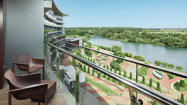 imgi_29_mc-mhpmc-balcony-view-35144_wide-hor.jpeg