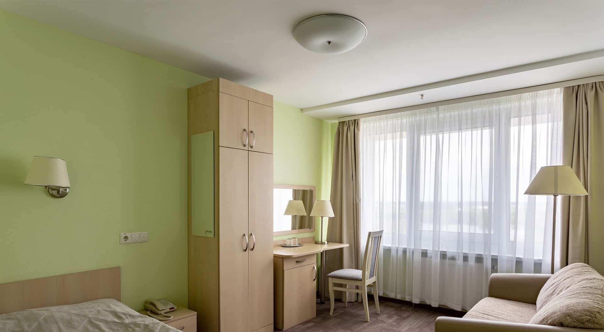imgi_32_2000h1100-2.jpg