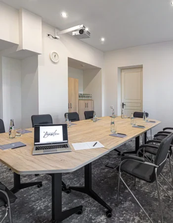 imgi_42_meeting_room_1.webp