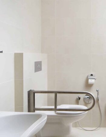 imgi_45_mhpmc-accessible-bathroom-5250-hor-wide-scaled.jpg