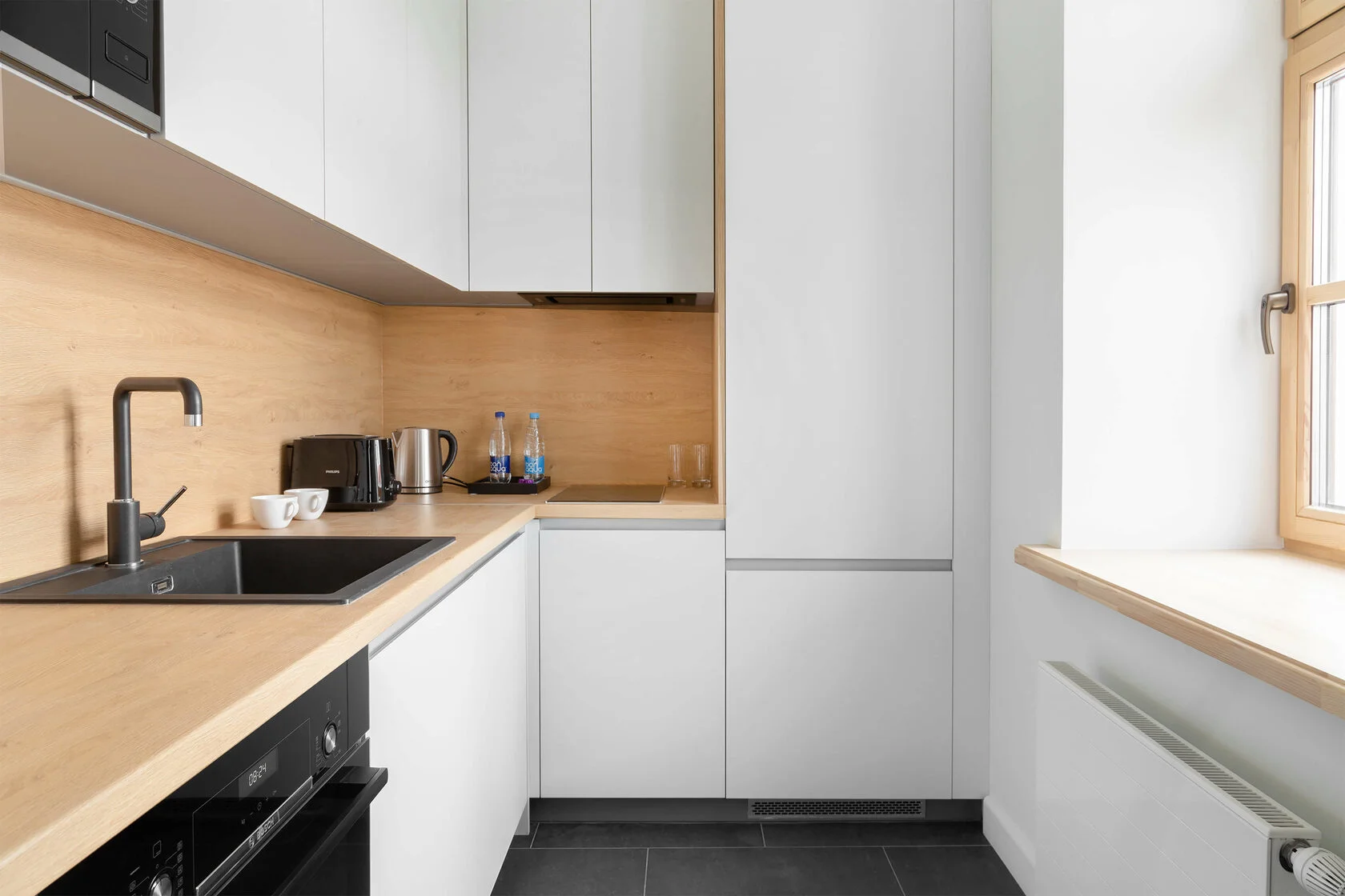 k1apr1_kitchenette_.jpg.webp