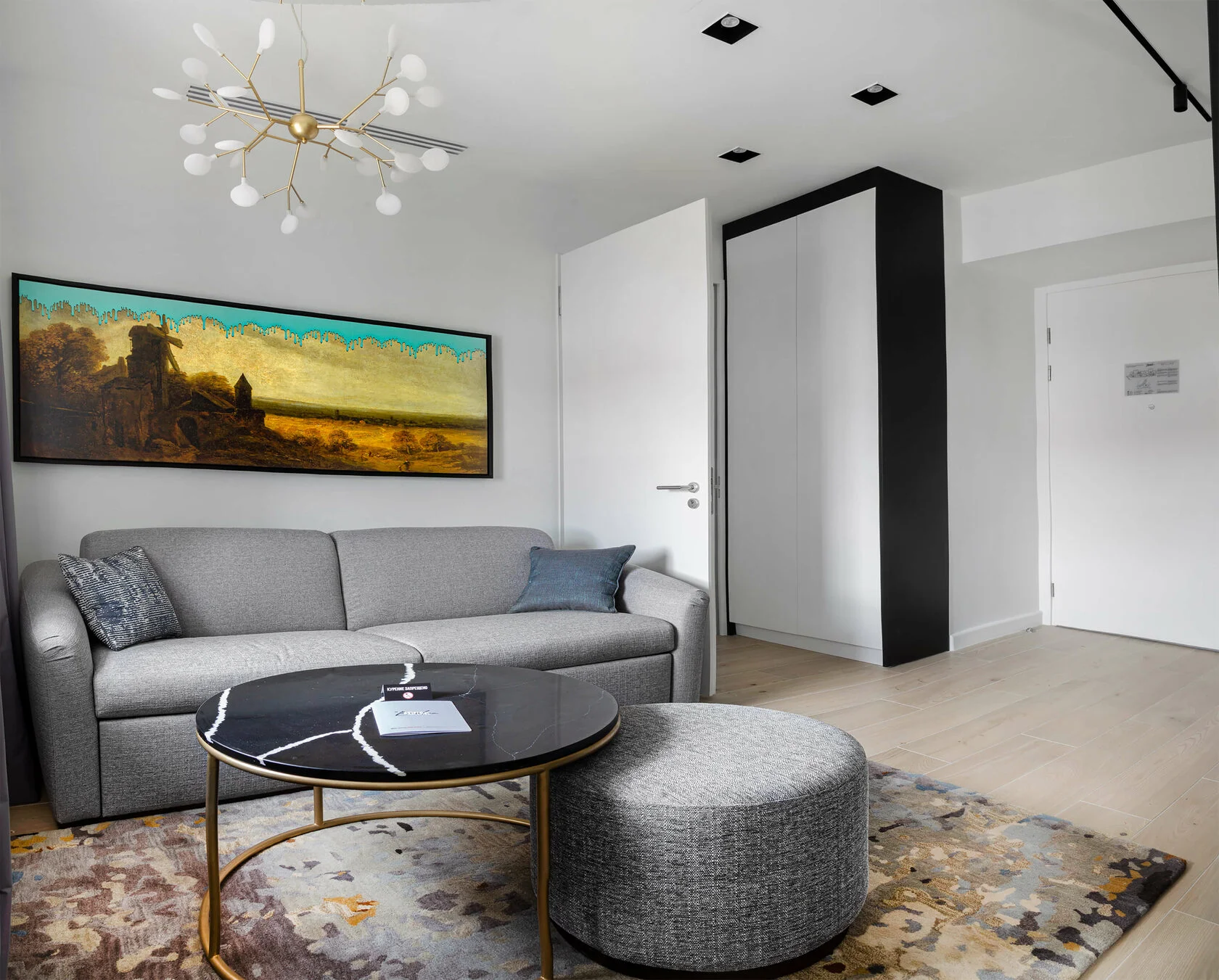 k1apr1_living_room_.jpg.webp